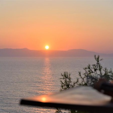 Emerald Apartment Halepa Chania  ภายนอก รูปภาพ
